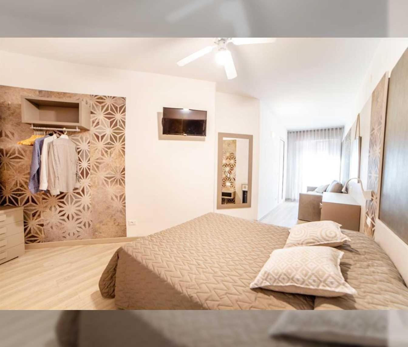 Hotel All'Orologio 3 Stelle Superior Caorle Exterior photo